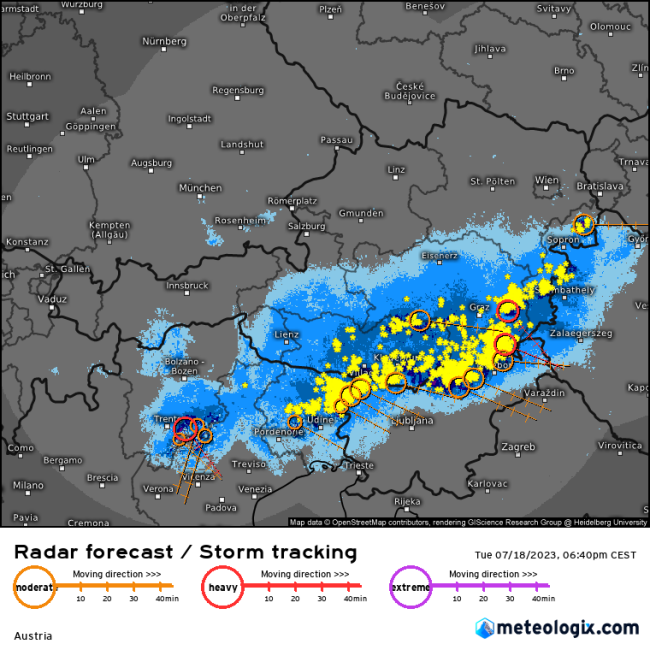 aktuálna poloha zrážok, búrok a ďalší pohyb