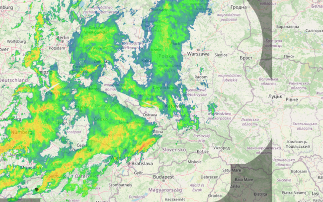 Poloha zrážok o 10.45. hod. zdroj: iRadar