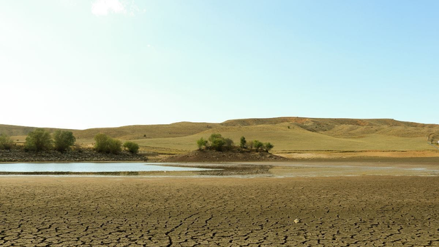 Je čas začať šetriť. Dochádza voda, vysychajú studne a zásoby nám klesajú