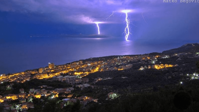 Jadran a Stredomorie zasiahnu silné búrky