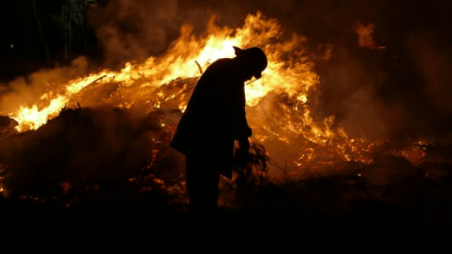 Ničivý požiar v Kalifornii mohla „založiť“ trafostanica