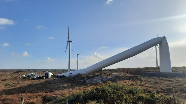 Éowyn v Írsku zanecháva po sebe spúšť: Vietor bol taký silný, že padali aj veterné turbíny