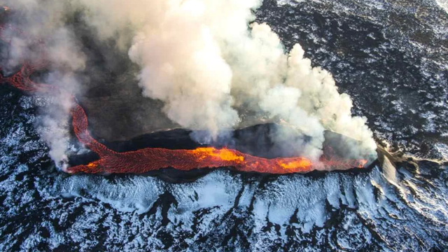 Sopka spala desať rokov a teraz sa opäť zobúdza