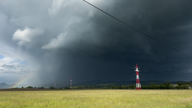 Búrky priniesli cez 1000 bleskov. Zajtra budú výraznejšie