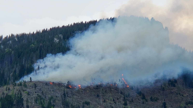 Okrem búrok na Slovensku vyčíňa aj požiar. Horí v Západných Tatrách