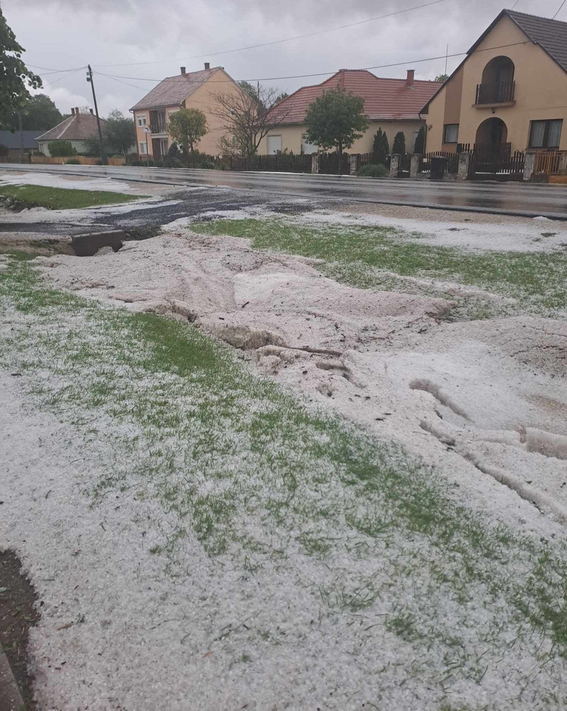 Krupobitie v maďarskej obci Öreglak, zdroj: Hajnalki Bosnyákné Máté