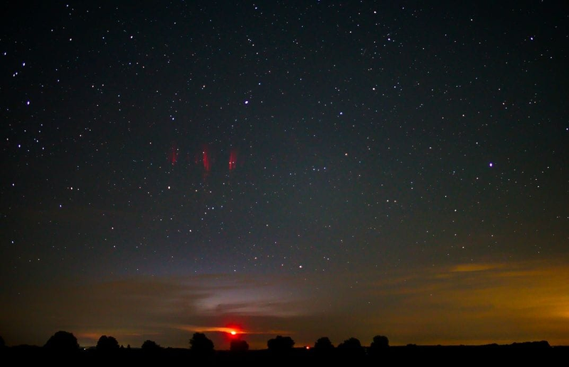 Červení škriatkovia nad Chorvátskom zachytení z Maďarska, zdroj: Dávid Kacs