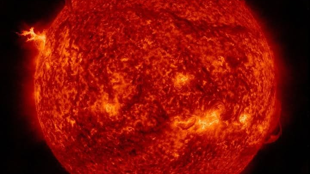 K Zemi sa otáča ďalšia slnečná škvrna. Čaká nás geomagnetická búrka?