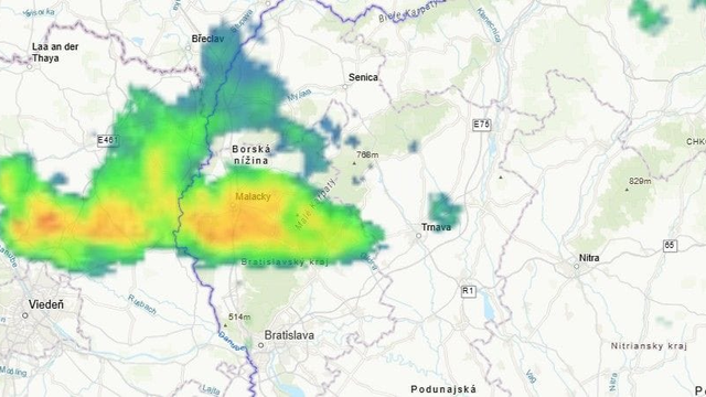 Od západu prichádzajú zrážky. Krajný západ schladí