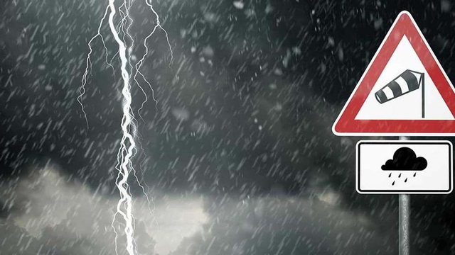 Padlo +30 °C a teraz POZOR na silné búrky. Výstraha sa zvýšila