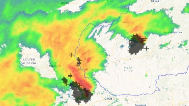Silné búrky sú tu: Hrozí vznik superciel, krupobitie a silný vietor
