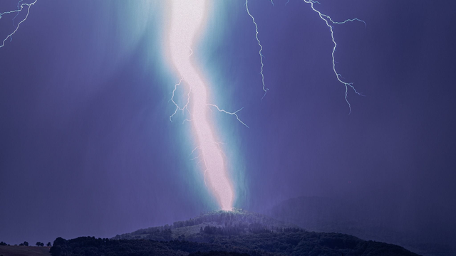 Búrky strhávali strechy, lámali stromy a budú ešte silnejšie. Čo nás čaká teraz?