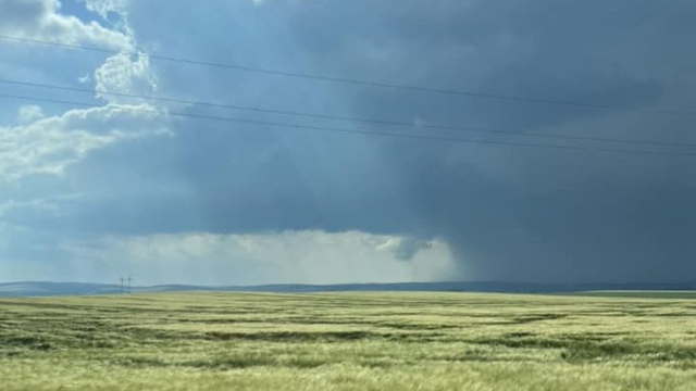 Prvé dnešné búrky sú už tu. Blýska sa neďaleko našich hraníc