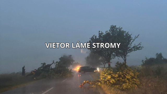 Búrky lámu stromy, padajú aj krúpy. Najhoršie je to na Záhorí