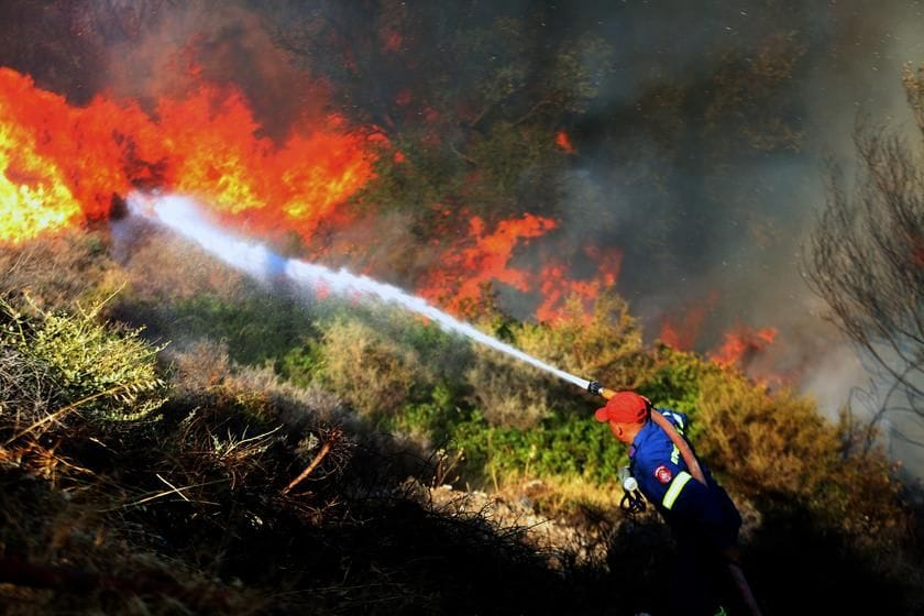 Niekde nepršalo už mesiace: V južnej Európe pribúdajú lesné požiare