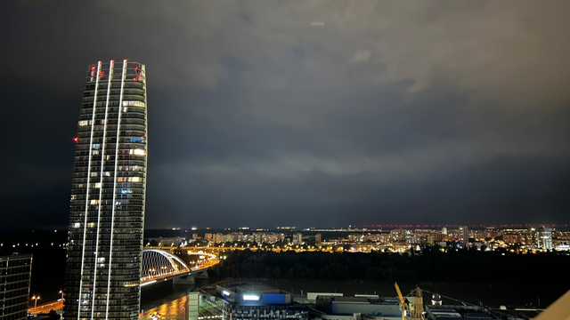 Búrky z Rakúska a Maďarska sú už na Slovensku