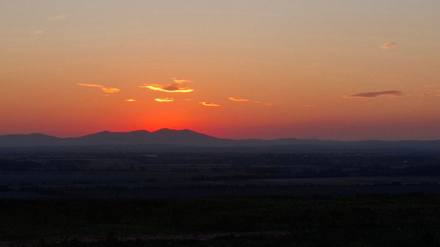 Krvavé západy slnka naďalej ohromujú Slovákov: Môže za to táto jedna vec