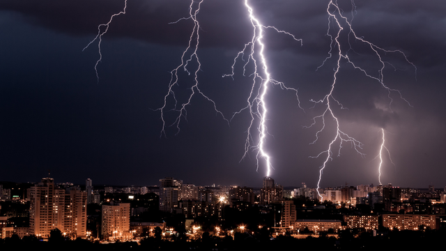 Búrok na Slovensku pribúda. To najhlavnejšie nás čaká večer. Na čo sa pripraviť?