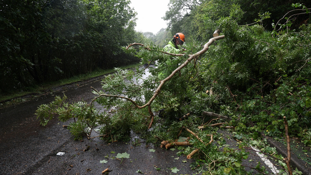 Česko sa dnes pripravuje na dozvuky orkánu. A čo Slovensko? Máme si držať klobúky?