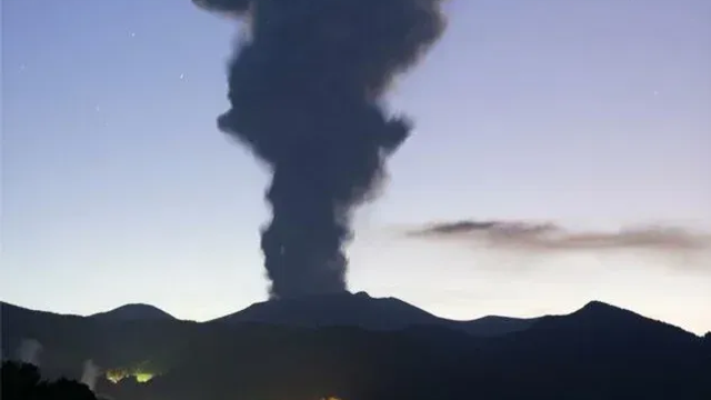 Aktuálne: Japonsko je v pohotovosti, došlo k masívnej erupcii sopky