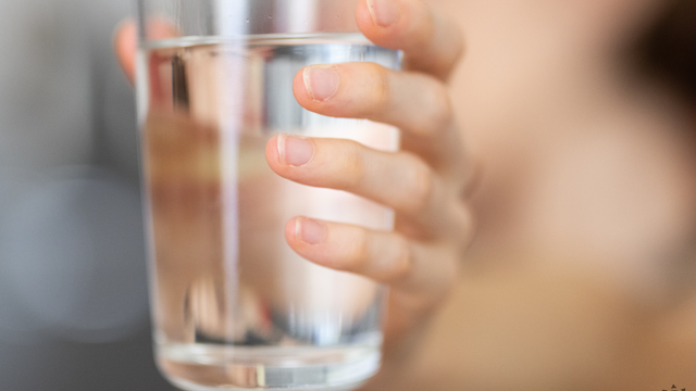 Každý dúšok vody je starší než Zem: Vedci odhalili fascinujúci pôvod našich kvapiek