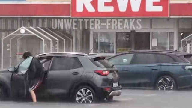 Intenzívne dažde spôsobili lokálne záplavy. V jednom meste padol augustový rekord