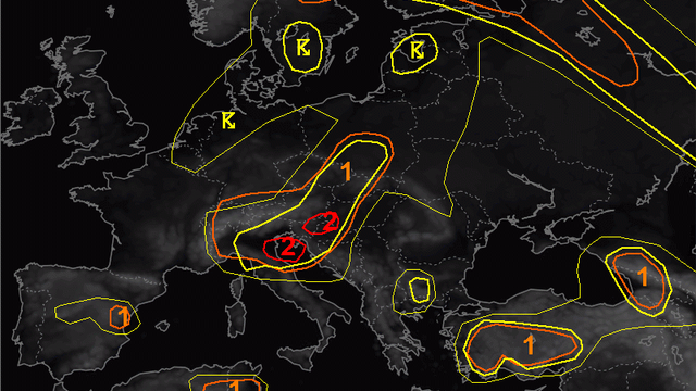 ESTOFEX vydáva výstrahy pred intenzívnymi búrkami. Varovania platia aj pre Slovensko