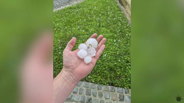 Európu sužujú silné búrky. Problémy robia najmä veľké krúpy