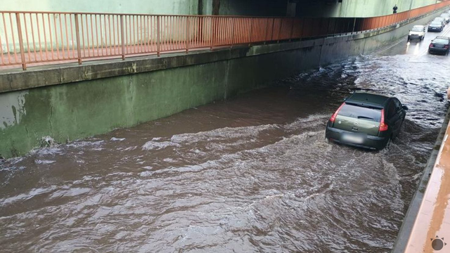 Nočné búrky páchali škody a zaplavovali