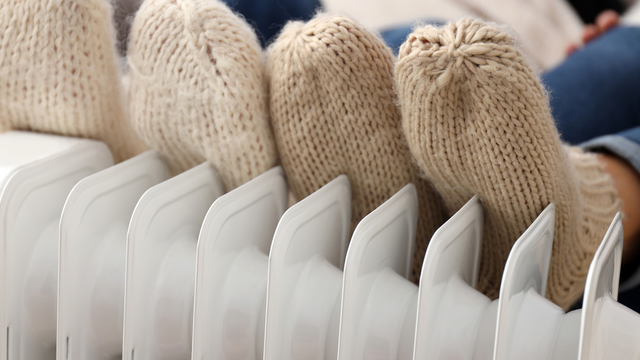 Na Slovensku je tak chladno, že už začali kúriť. Na severe maximá dosiahli len +7 °C