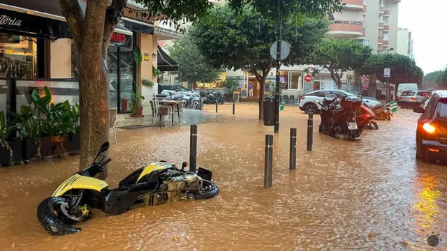 Chaos na Baleároch: Zaplavená je celá Ibiza, povodne sú už neúnosné