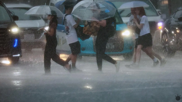 Hlavné mesto zasiahol silný dážď. Hlásia jednu obeť