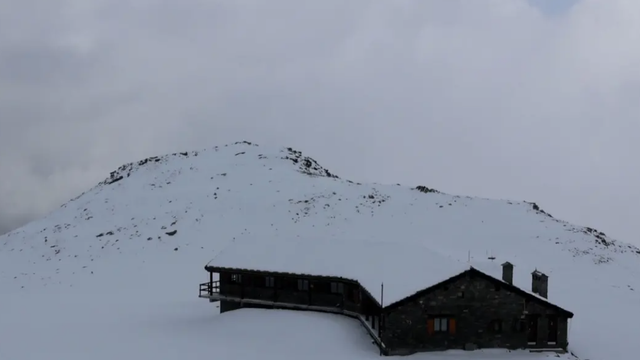 Zima dorazila skôr. Do rána napadlo až 60 cm čerstvého snehu
