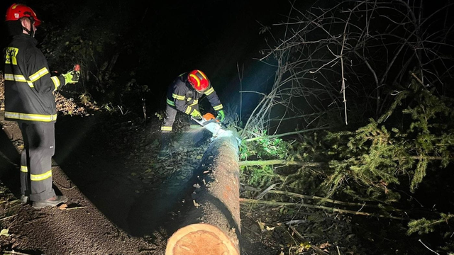 Bez elektriny sa ocitli stovky Slovákov. Teraz nás ohrozí povodeň