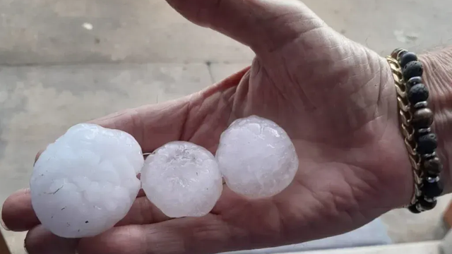 Vedci zistili, že ľadové krúpy sa čoraz častejšie zväčšujú
