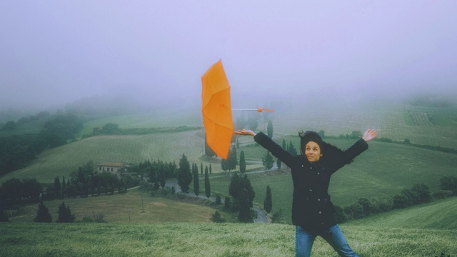 Zatvárajú školy, úrady, blíži sa zlé počasie. Platia výstrahy pred počasím