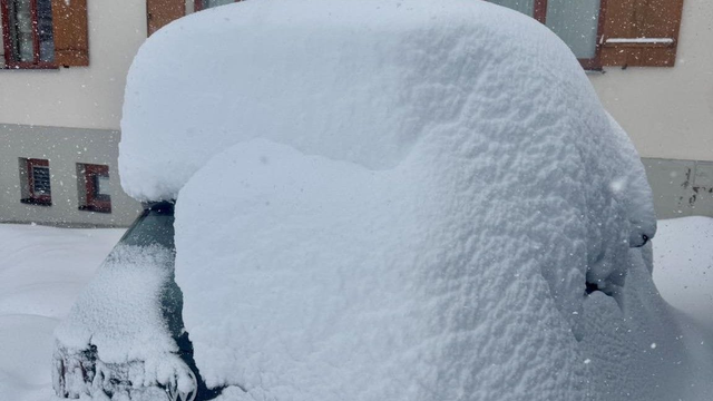 MAPA: Situácia sa zhoršuje. Do rána napadne ešte 50 cm, hrozia lavíny