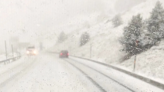 Extrémne počasie udrelo naplno: Prívalové dažde, silný vietor aj sneženie v jediný deň