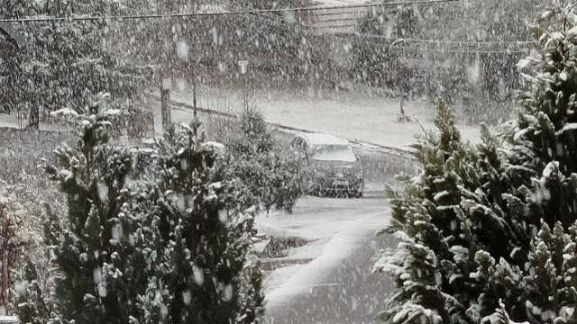 FOTO: Prvý sneh v mnohých častiach Slovenska. Týmto to však nekončí, snehu bude ešte požehnane
