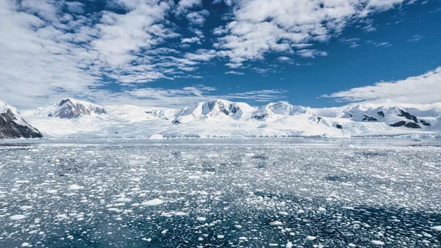 Historický kolaps ľadovca: Nový výskum odhaľuje najrýchlejší ústup v modernej histórii Antarktídy