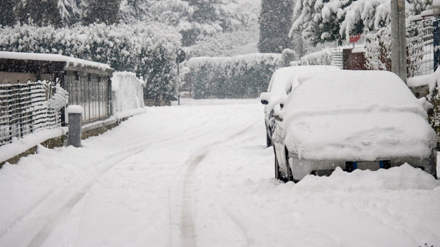 Sneh zasypáva celé mestá a z hodiny na hodinu je to horšie