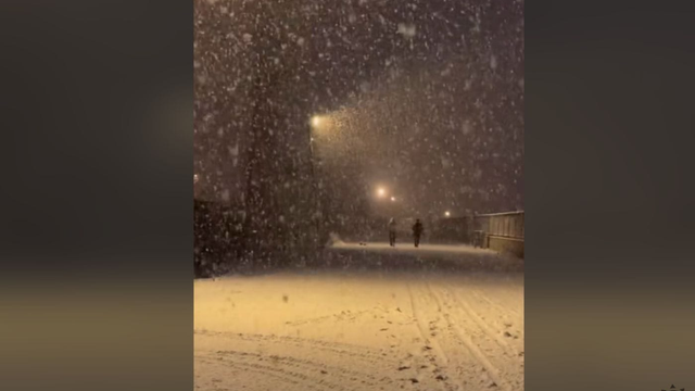 Sneženie je tu. Sneží už na severe, do rána pribudne niekoľko centimetrov snehu