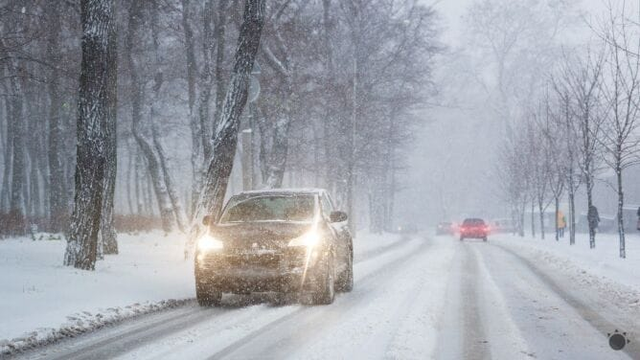 Meteorológovia varujú: ochladenie prichádza, bude snežiť. Vodiči, POZOR na týchto cestách
