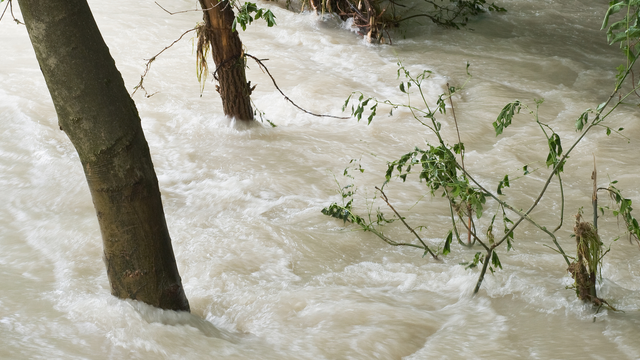 Slováci, pozor. Situácia na riekach sa začne večer prudko zhoršovať. Hrozia povodne