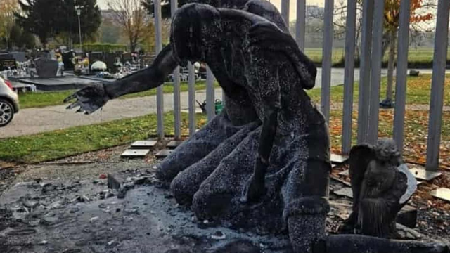 Slováci pozor, kde pokladáte sviečky. V noci zhorel známy pamätník