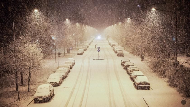 AKTUÁLNE: Sneženie je tu a od juhu sa rozšíri nad celé Slovensko. Do rána bude bielo