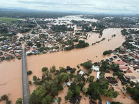 Katastrofálne povodne v Thajsku: Počet obetí stúpol na 82, milióny ľudí sú v ohrození