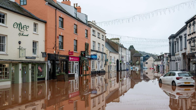 Ľudia sú bez elektriny, zaplavené je celé mesto. V Európe vyčíňa víchrica Claudia
