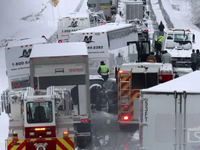 V hromadnej nehode sa pre počasie zrazilo 45 áut