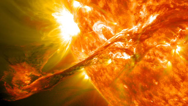 Na Slnku bola silná erupcia. Na Slovensku narastá šanca, že uvidíme polárnu žiaru